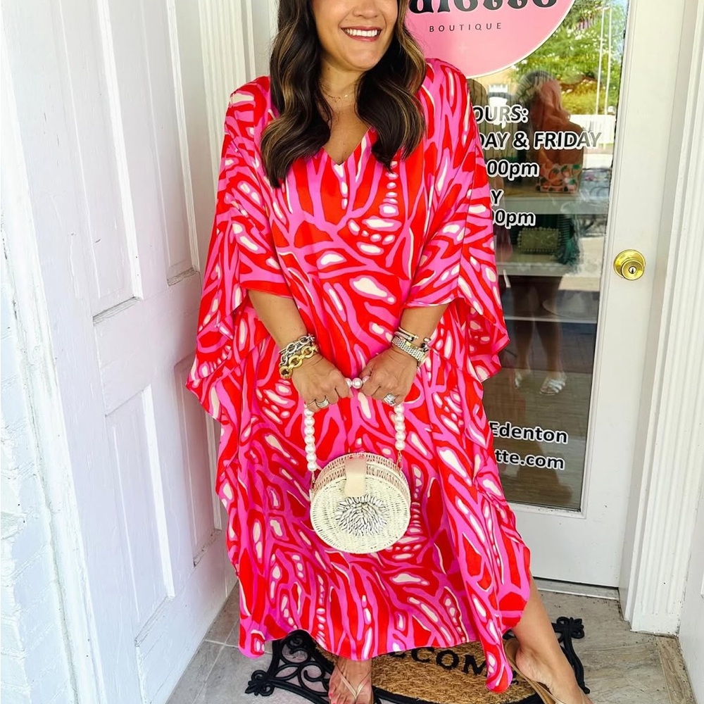 Adrienne NWT kimono red white pink caftan size M/L abstract print